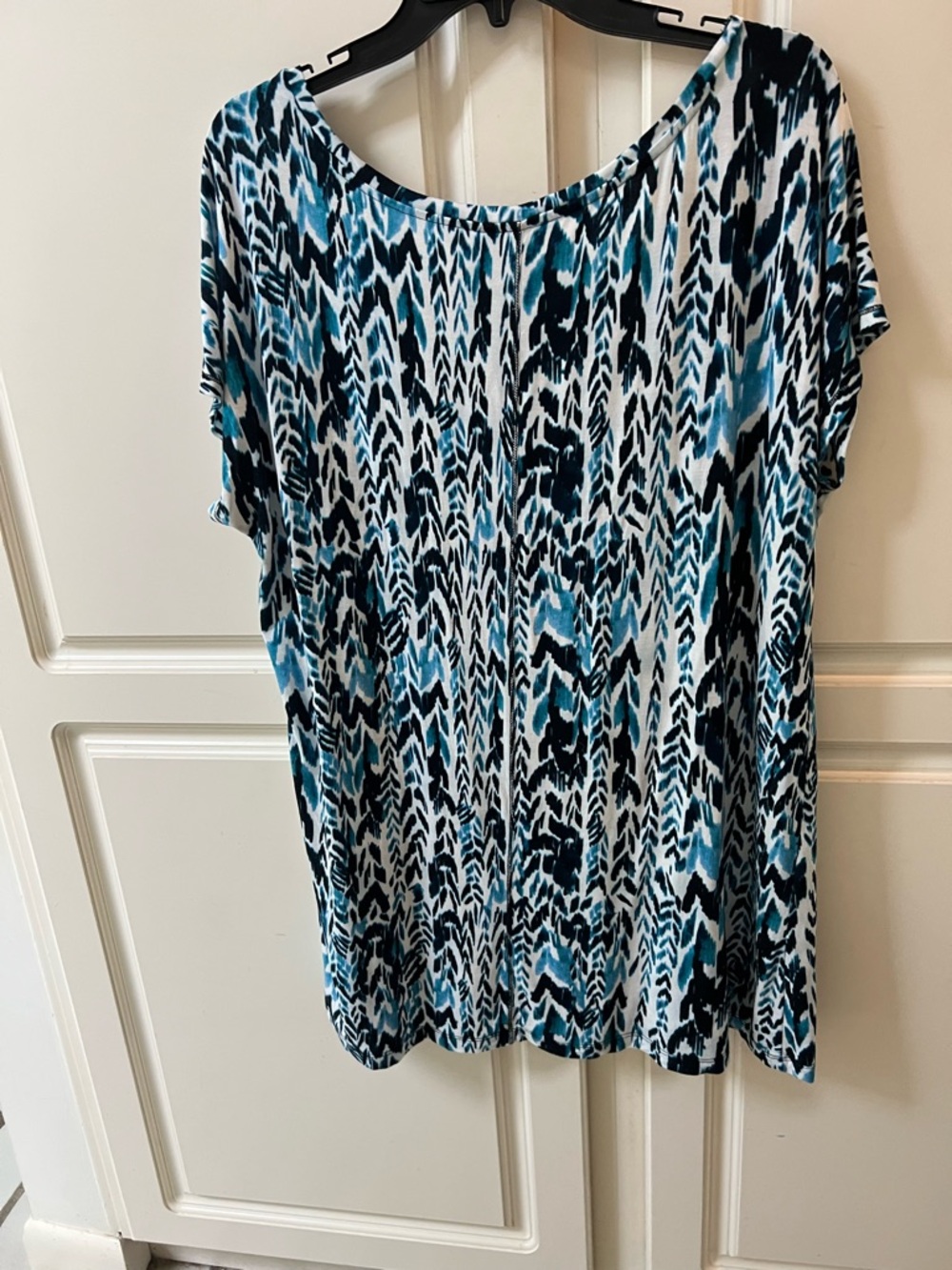 Cynthia Rowley Blue and White Abstract Short Sleeve Top - Picture 3 of 4